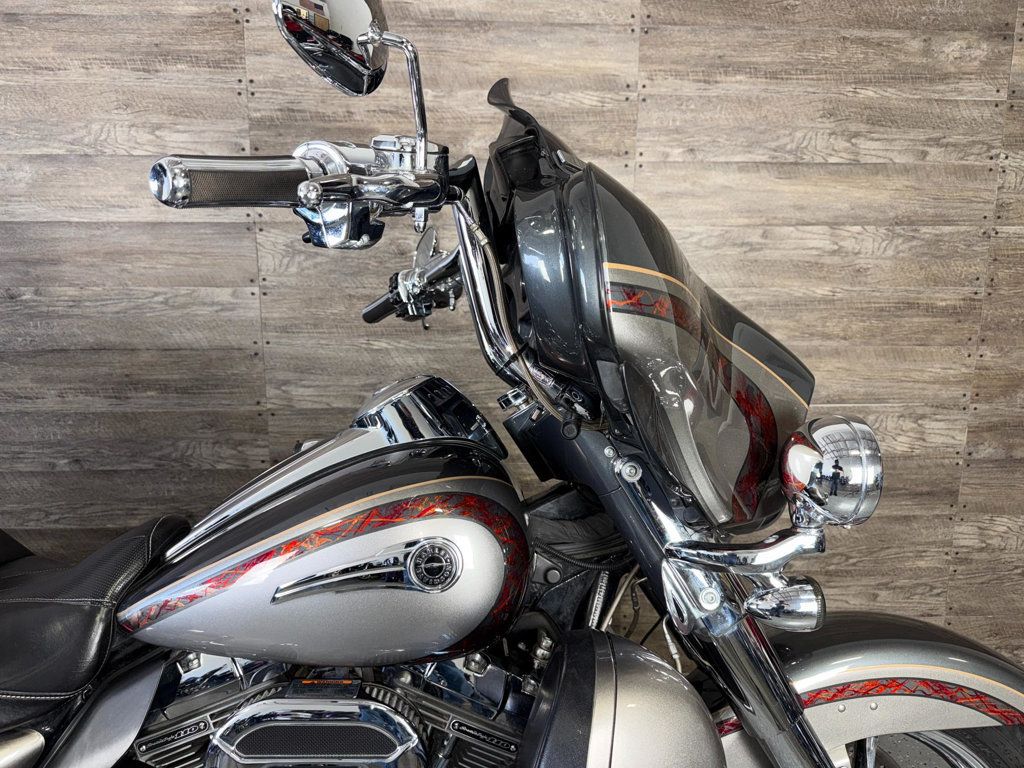 2016 Harley-Davidson FLHTKSE CVO Ultra Limited LOW MILES! - 23001577 - 3