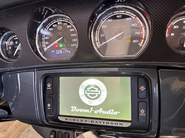 2016 Harley-Davidson FLHTKSE CVO Ultra Limited LOW MILES! - 23001577 - 8