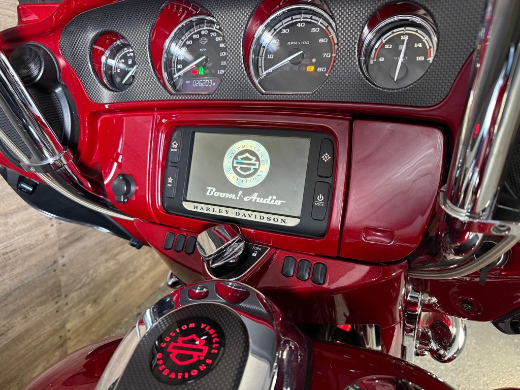 2016 Harley-Davidson FLHXSE CVO Street Glide Special One Owner! - 23039134 - 9