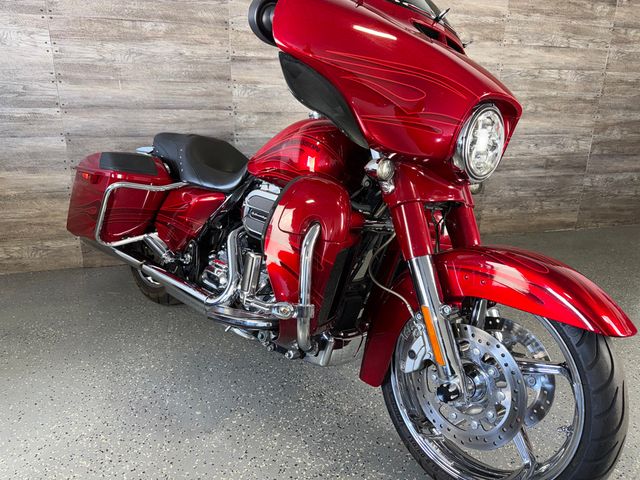 2016 Harley-Davidson FLHXSE CVO Street Glide Special One Owner! - 23039134 - 10