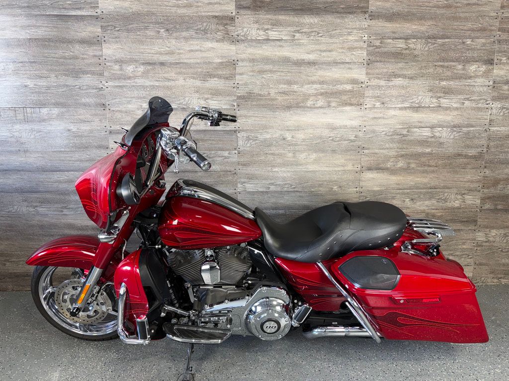 2016 Harley-Davidson FLHXSE CVO Street Glide Special One Owner! - 23039134 - 12