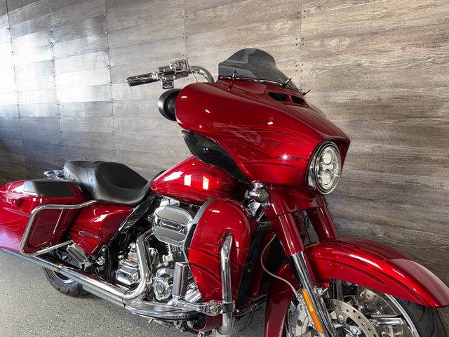 2016 Harley-Davidson FLHXSE CVO Street Glide Special One Owner! - 23039134 - 1