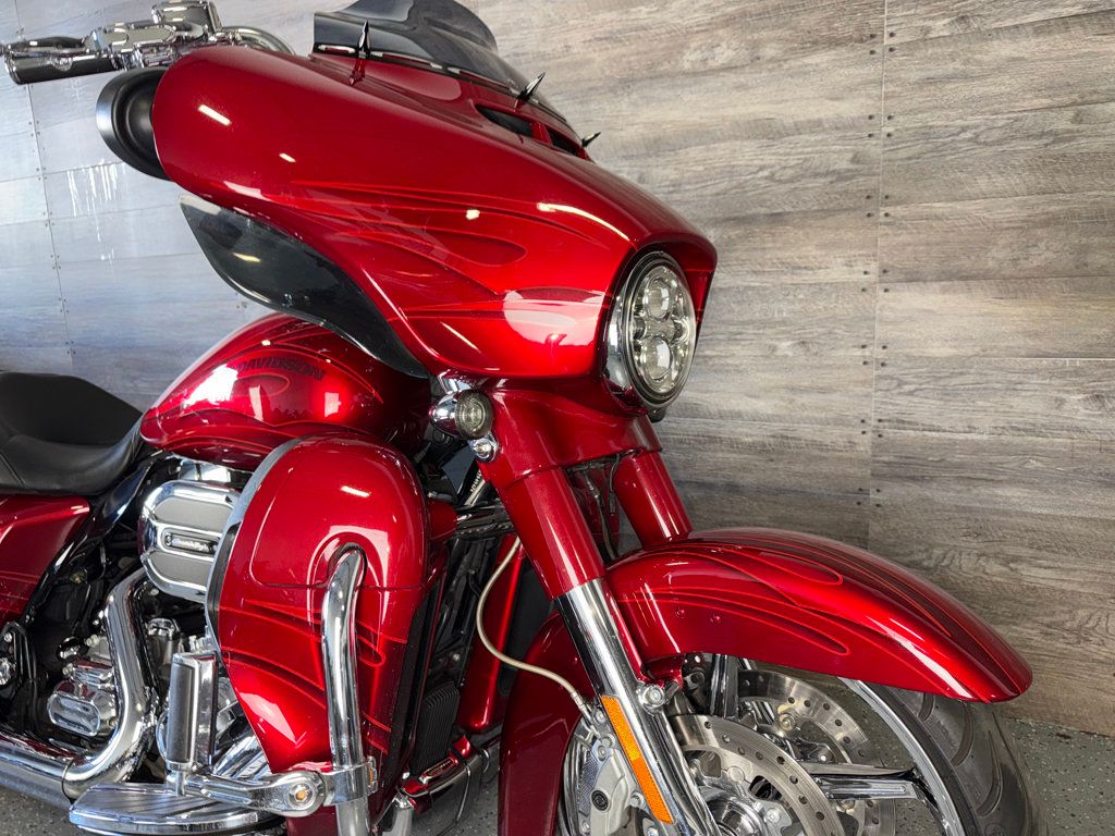 2016 Harley-Davidson FLHXSE CVO Street Glide Special One Owner! - 23039134 - 5