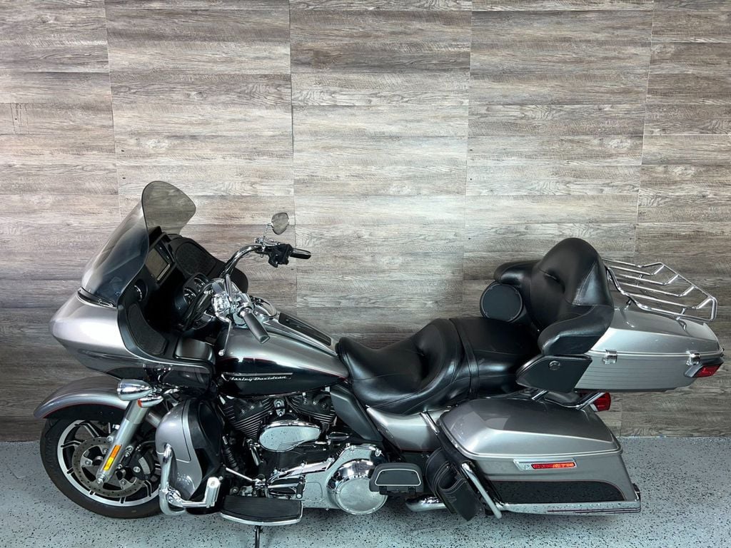 2016 Harley-Davidson FLTRU Road Glide Ultra One Owner! - 22022781 - 11