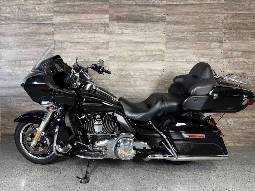 2016 Harley-Davidson FLTRU Road Glide Ultra One Owner! - 22934887 - 11