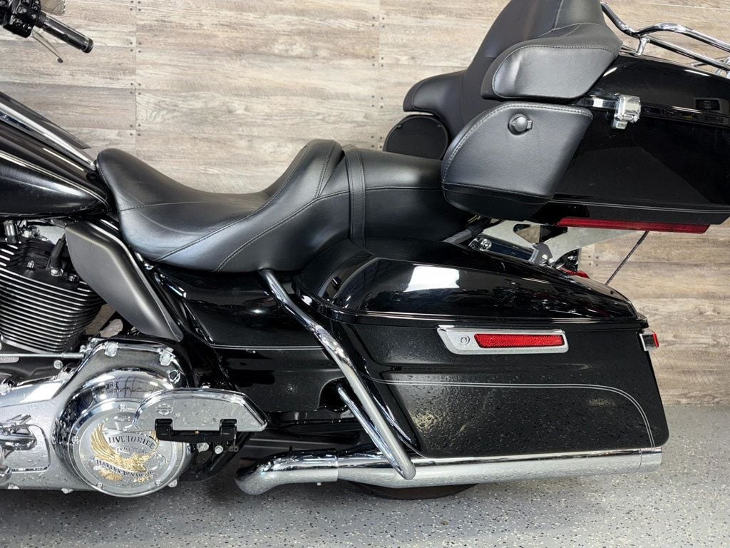 2016 Harley-Davidson FLTRU Road Glide Ultra One Owner! - 22934887 - 14