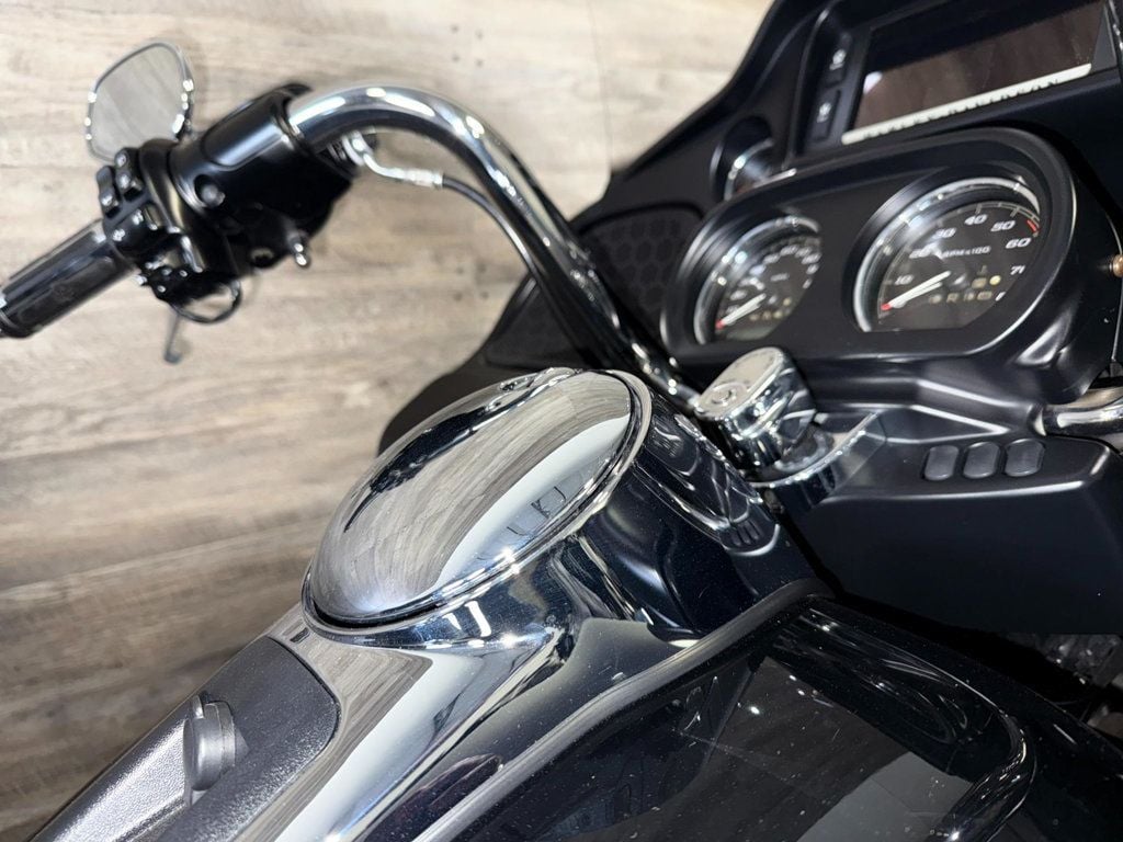 2016 Harley-Davidson FLTRU Road Glide Ultra One Owner! - 22934887 - 8