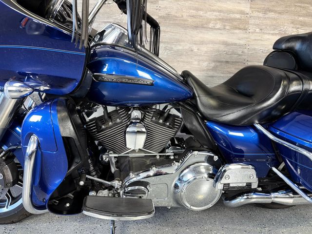 2016 Harley-Davidson FLTRU Road Glide Ultra SUPER CLEAN! - 22953140 - 12