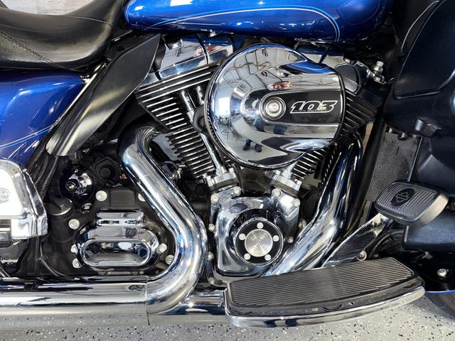 2016 Harley-Davidson FLTRU Road Glide Ultra SUPER CLEAN! - 22953140 - 5