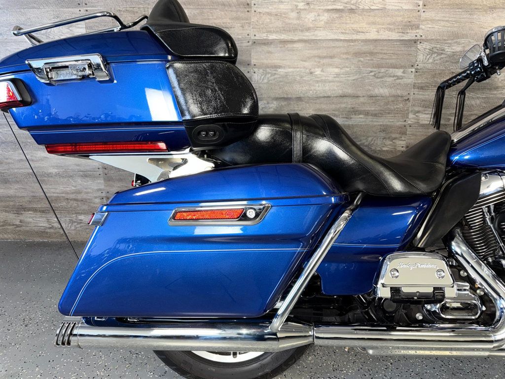 2016 Harley-Davidson FLTRU Road Glide Ultra SUPER CLEAN! - 22953140 - 6