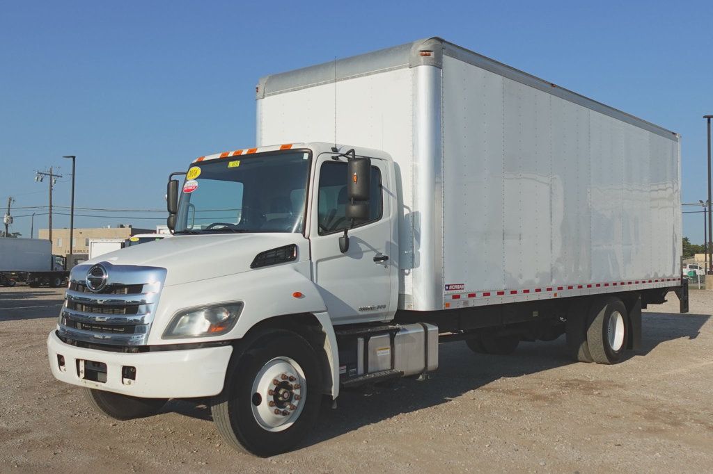 2016 HINO 268 (26ft Box with Lift Gate) - 22595536 - 2