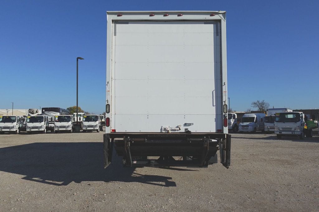 2016 HINO 268 (26ft Box with Lift Gate) - 22717091 - 9