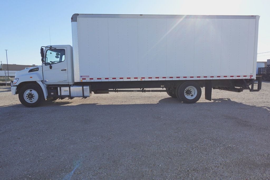 2016 HINO 268 (26ft Box with Lift Gate) - 22717091 - 3