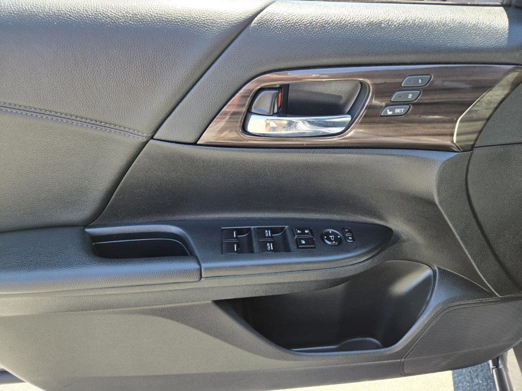 2016 Honda Accord Sedan 4dr I4 CVT EX-L w/Navi & Honda Sensing - 22949389 - 15