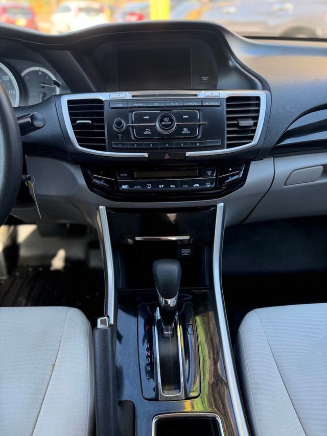 2016 Honda Accord Sedan 4dr I4 CVT LX - 22942571 - 6