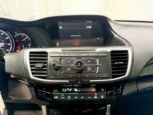 2016 Honda Accord Sedan 4dr I4 CVT LX - 22917031 - 13