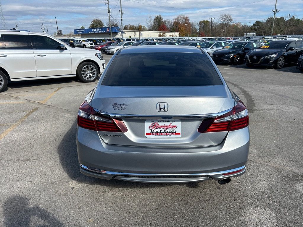 2016 Honda Accord LX photo 4