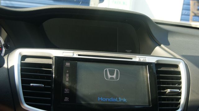 2016 Honda Accord Sedan JUST SERVICED , VERY CLEAN INSIDE AND OUT  - 22918638 - 11