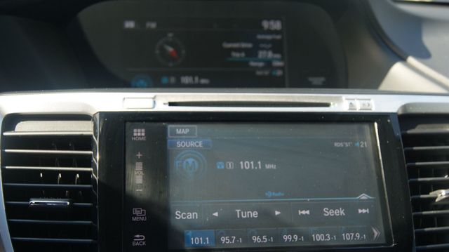 2016 Honda Accord Sedan JUST SERVICED , VERY CLEAN INSIDE AND OUT  - 22918638 - 15