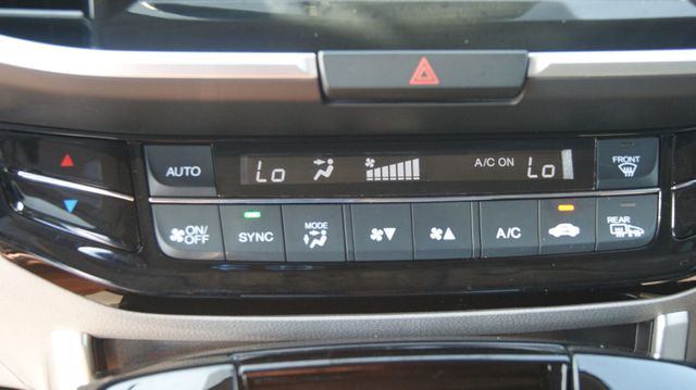 2016 Honda Accord Sedan JUST SERVICED , VERY CLEAN INSIDE AND OUT  - 22918638 - 20