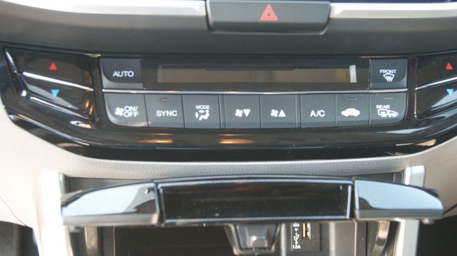 2016 Honda Accord Sedan JUST SERVICED , VERY CLEAN INSIDE AND OUT  - 22918638 - 23