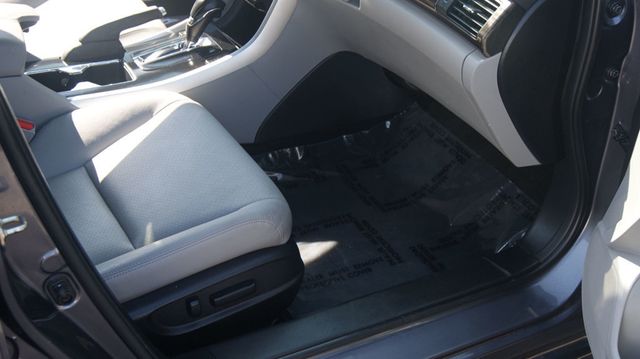 2016 Honda Accord Sedan JUST SERVICED , VERY CLEAN INSIDE AND OUT  - 22918638 - 25