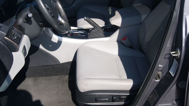 2016 Honda Accord Sedan JUST SERVICED , VERY CLEAN INSIDE AND OUT  - 22918638 - 26