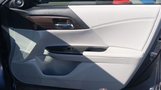 2016 Honda Accord Sedan JUST SERVICED , VERY CLEAN INSIDE AND OUT  - 22918638 - 48