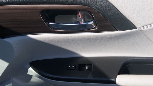 2016 Honda Accord Sedan JUST SERVICED , VERY CLEAN INSIDE AND OUT  - 22918638 - 50