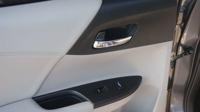 2016 Honda Accord Sedan JUST SERVICED , VERY CLEAN INSIDE AND OUT  - 22918638 - 54