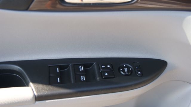 2016 Honda Accord Sedan JUST SERVICED , VERY CLEAN INSIDE AND OUT  - 22918638 - 57