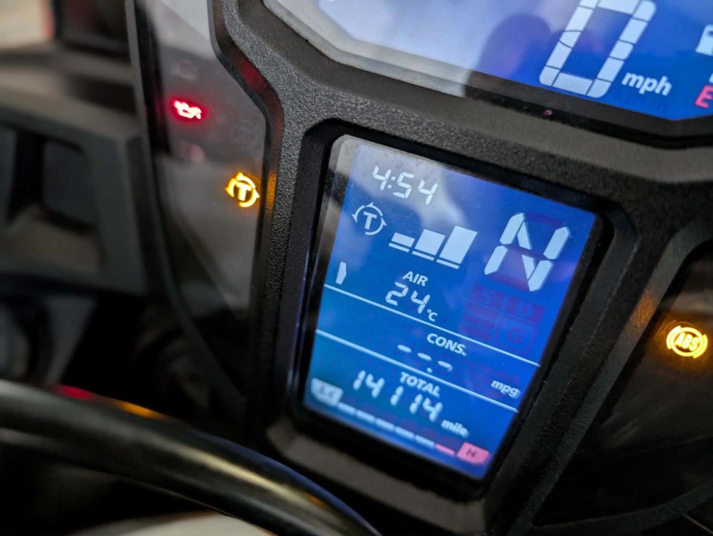 2016 Honda Africa Twin SUPER CLEAN! - 22984709 - 10