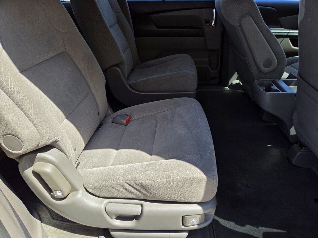 2016 Honda Odyssey 5dr EX - 22923408 - 12