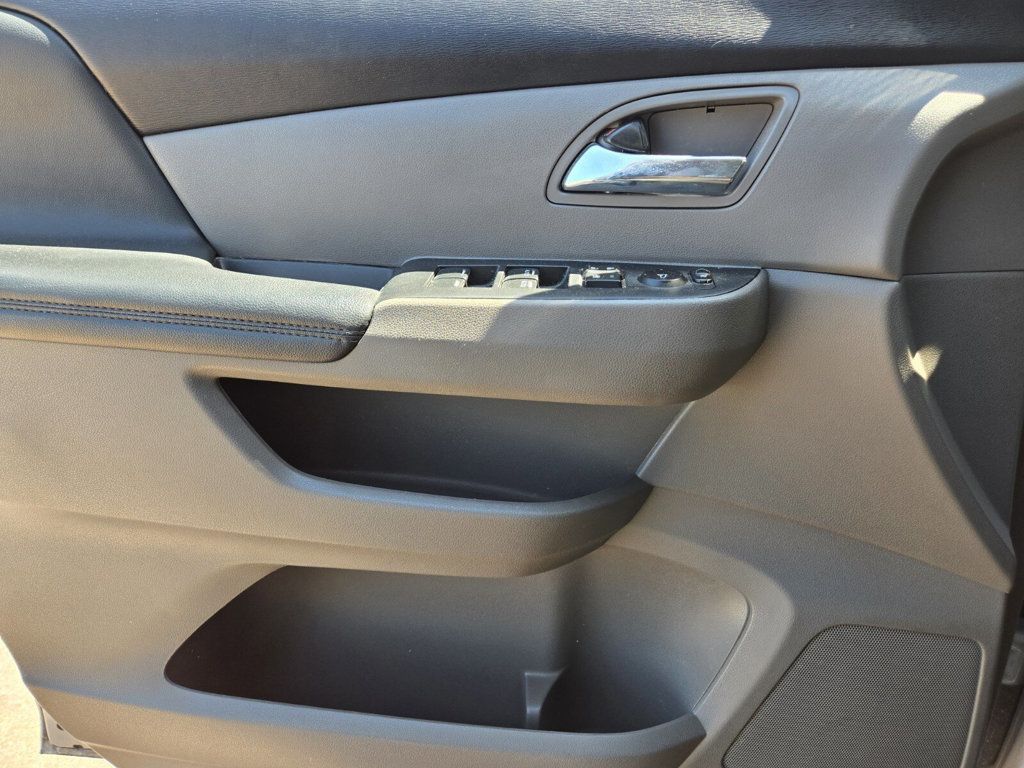 2016 Honda Odyssey 5dr EX - 22923408 - 15