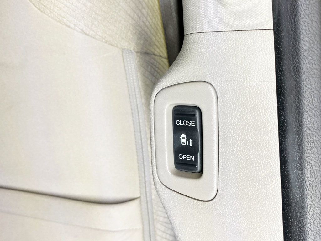 2016 Honda Odyssey 5dr EX - 22979407 - 44