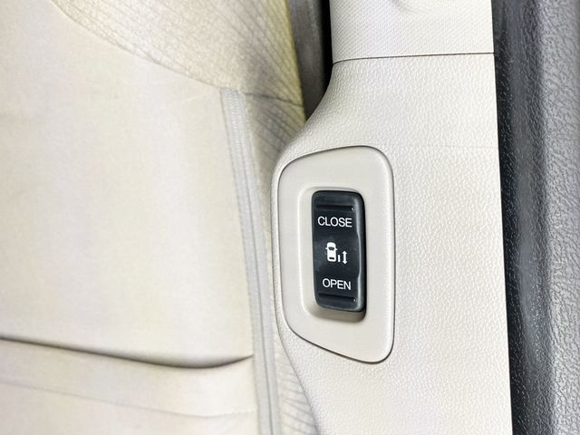 2016 Honda Odyssey 5dr EX - 22979407 - 44