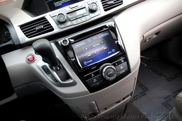 2016 Honda Odyssey 5dr EX-L - 22929585 - 36