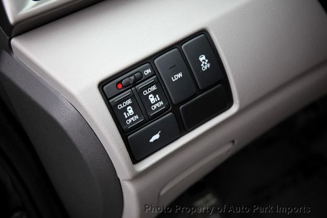 2016 Honda Odyssey 5dr EX-L - 22929585 - 37