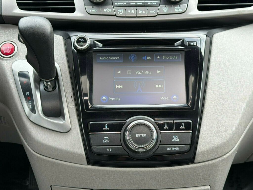 2016 Honda Odyssey 5dr EX-L - 23029934 - 31