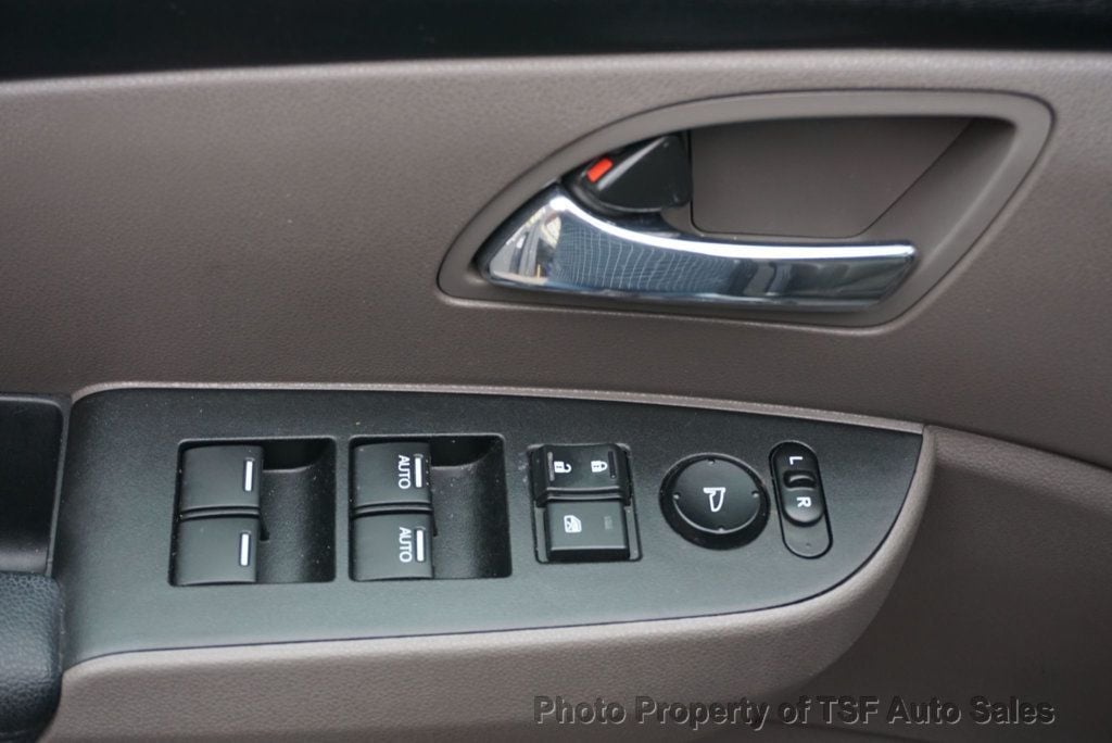 2016 Honda Odyssey 5dr EX-L - 23079880 - 36