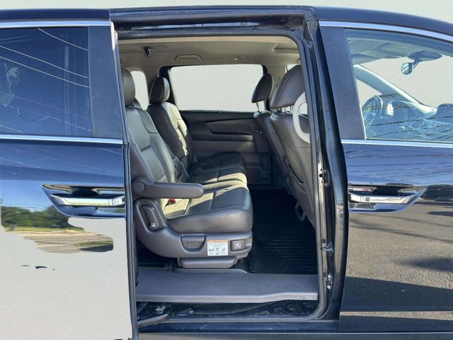 2016 Honda Odyssey 5dr EX-L w/Navi - 23030345 - 17