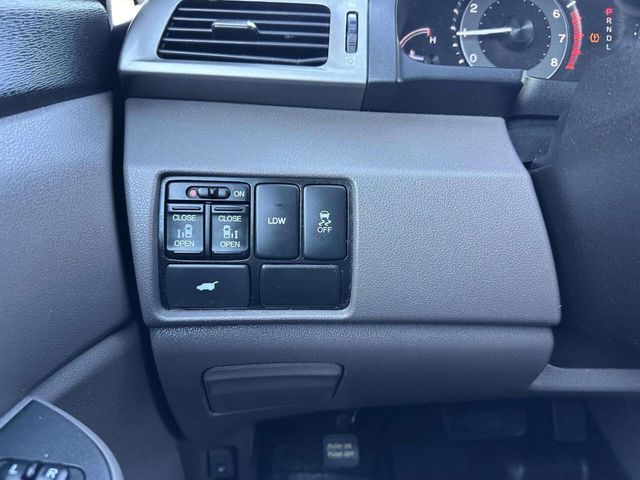 2016 Honda Odyssey 5dr EX-L w/Navi - 23030345 - 27