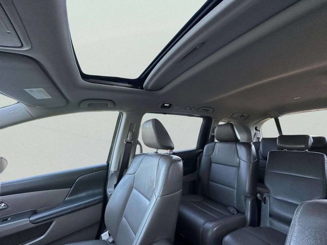 2016 Honda Odyssey 5dr EX-L w/Navi - 23030345 - 36