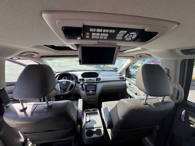 2016 Honda Odyssey 5dr EX-L w/Navi - 22927368 - 17