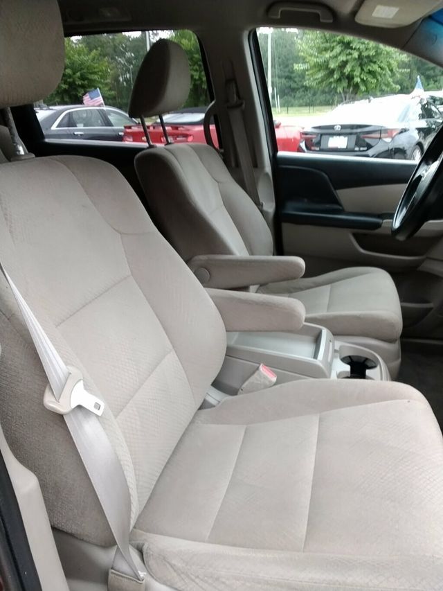 2016 Honda Odyssey 5dr LX - 23055669 - 12