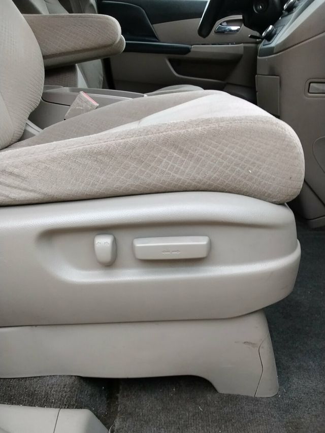 2016 Honda Odyssey 5dr LX - 23055669 - 13