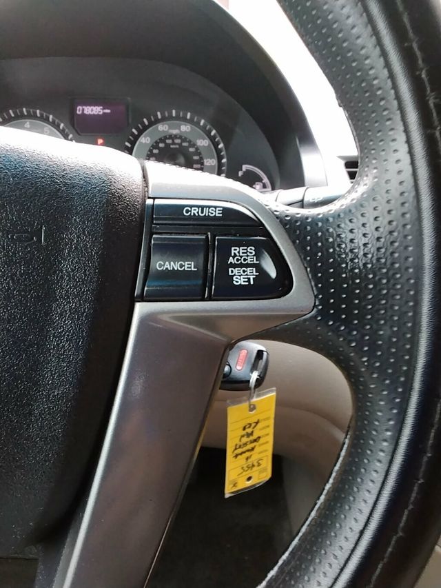 2016 Honda Odyssey 5dr LX - 23055669 - 17