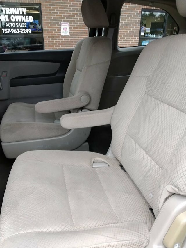 2016 Honda Odyssey 5dr LX - 23055669 - 8