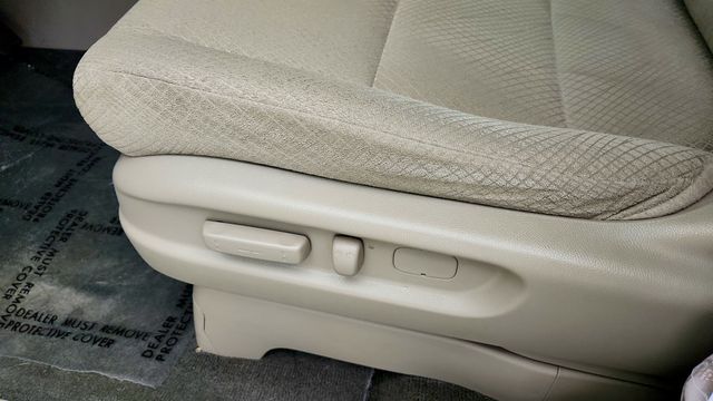 2016 Honda Odyssey 5dr LX - 23095511 - 10