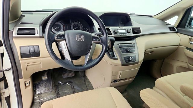 2016 Honda Odyssey 5dr LX - 23095511 - 11